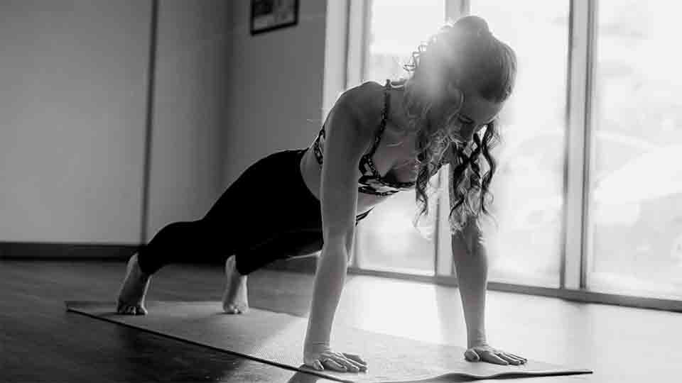 plank calisthenics exercise for full body workout